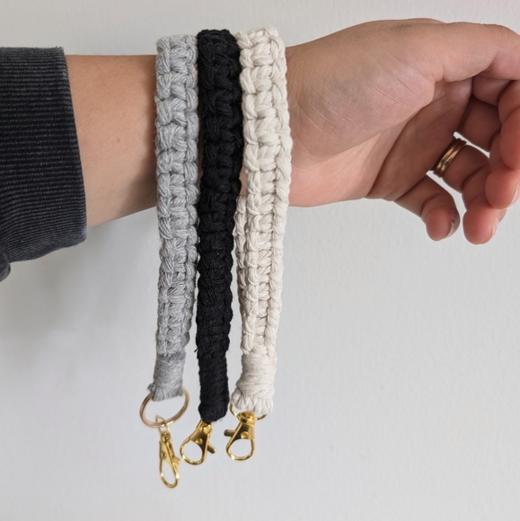 Macrame Wristlet Keychains - Picture 1 of 2